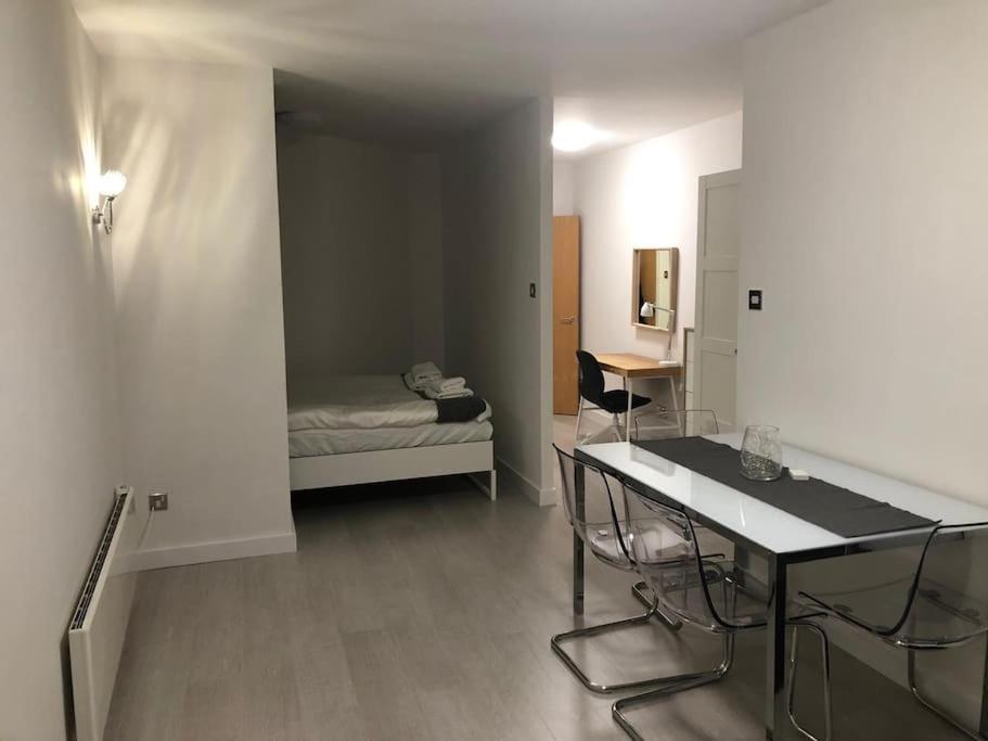 Stunning Apartment In Leeds- Financial District 리즈 외부 사진